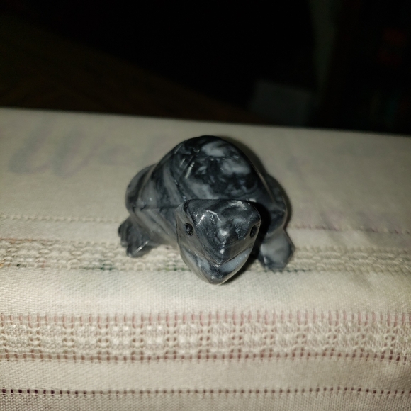 Vintage Hand carved marble turtle - Picture 2 of 6